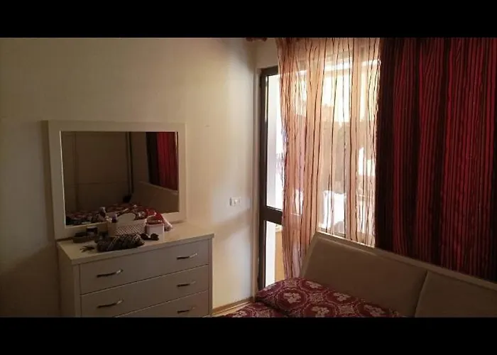 Appartement Ish Fusha Aviacionit *