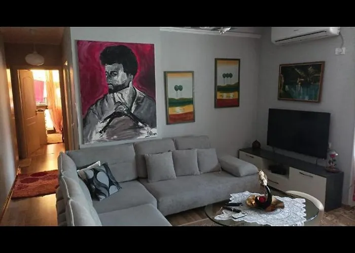Apartment Ish Fusha Aviacionit *